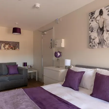 Isabella House - Hereford City Centre Aparthotel, By Rentmyhouse Exterior photo
